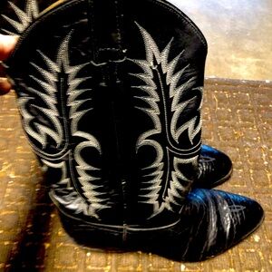 Men's Black Tony Lama, size 11 cowboy boots. High tops.